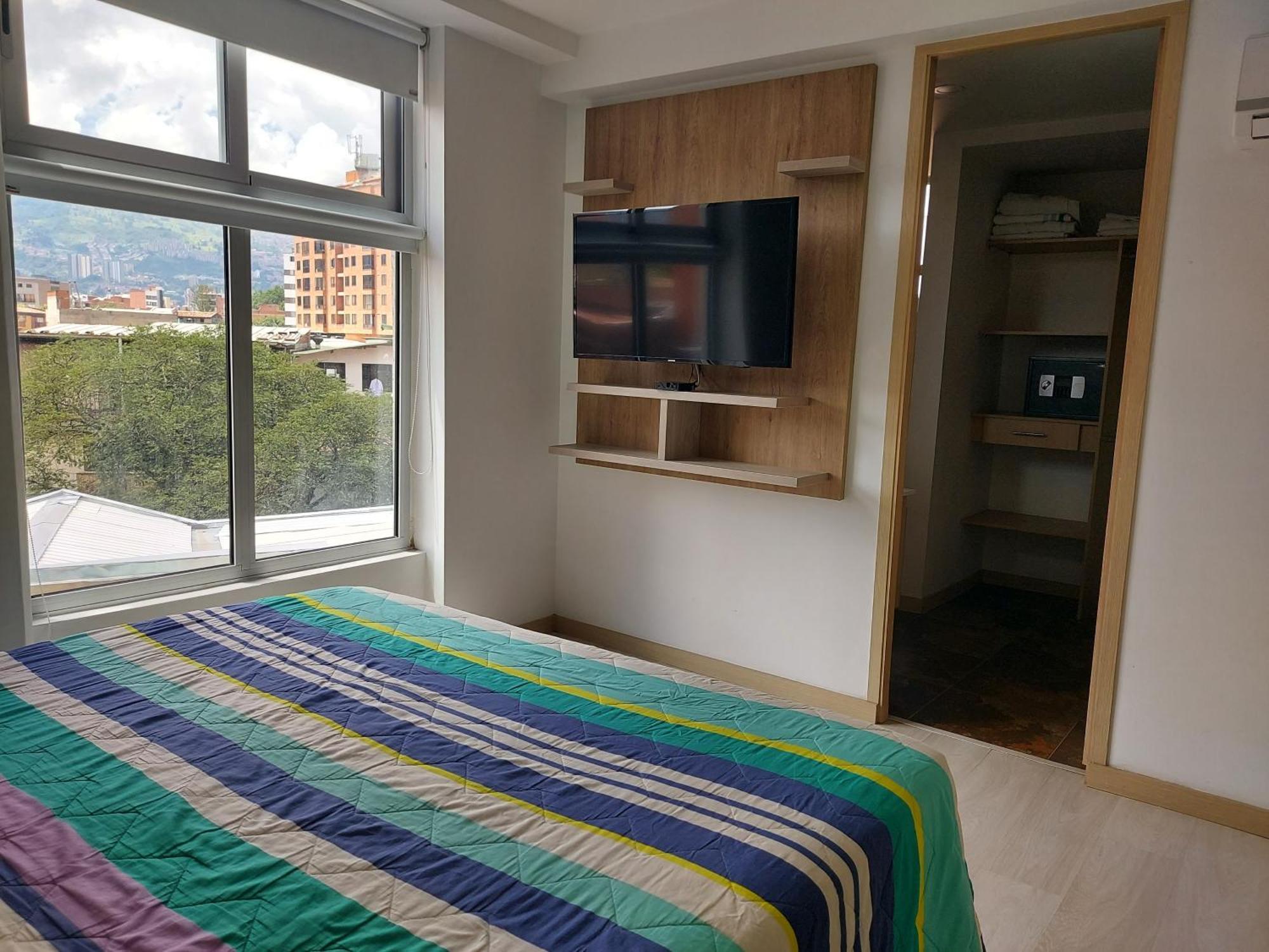 All Inclusive Suites 메딜린 외부 사진